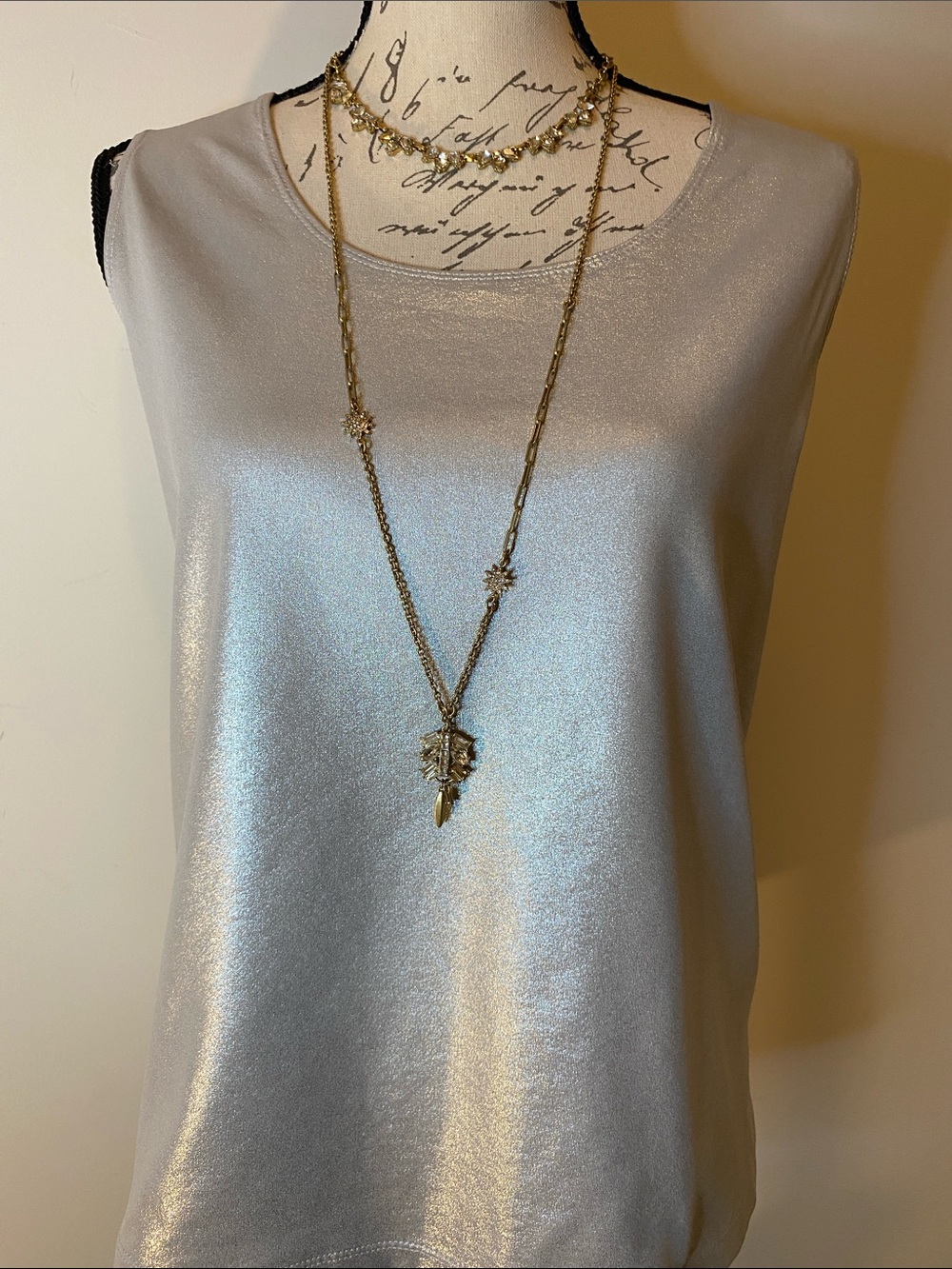 Chicos Metallic Shimmer Silver tank top Chicos size 3